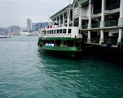 DSC01869 met de Star Ferry over naar Hong Kong Island.