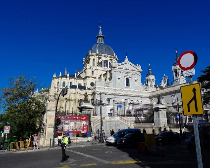 DSC00334 De katholieke kathedraal van Madrid, Almudena Kathedraal.